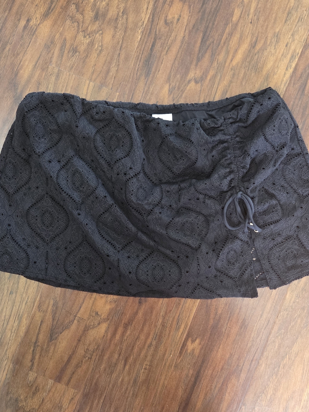 LA BLANCA Black Eyelet Drawstring Mini Skirt